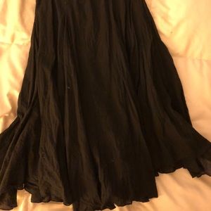Gathered black skirt